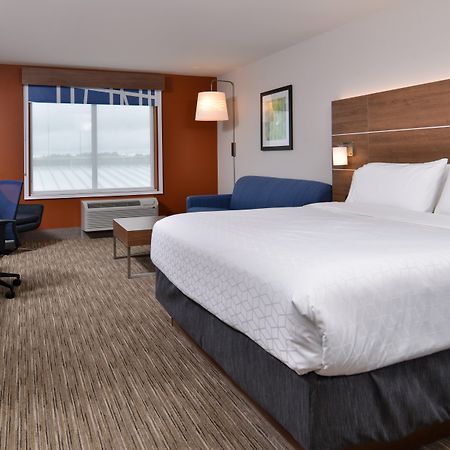 Holiday Inn Express & Suites - Marshalltown By Ihg Εξωτερικό φωτογραφία