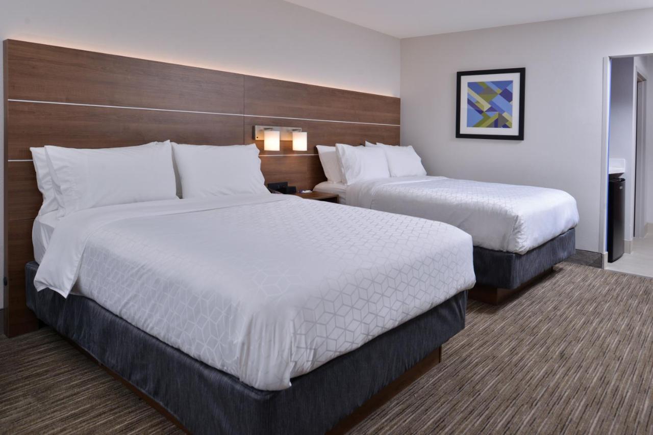Holiday Inn Express & Suites - Marshalltown By Ihg Εξωτερικό φωτογραφία