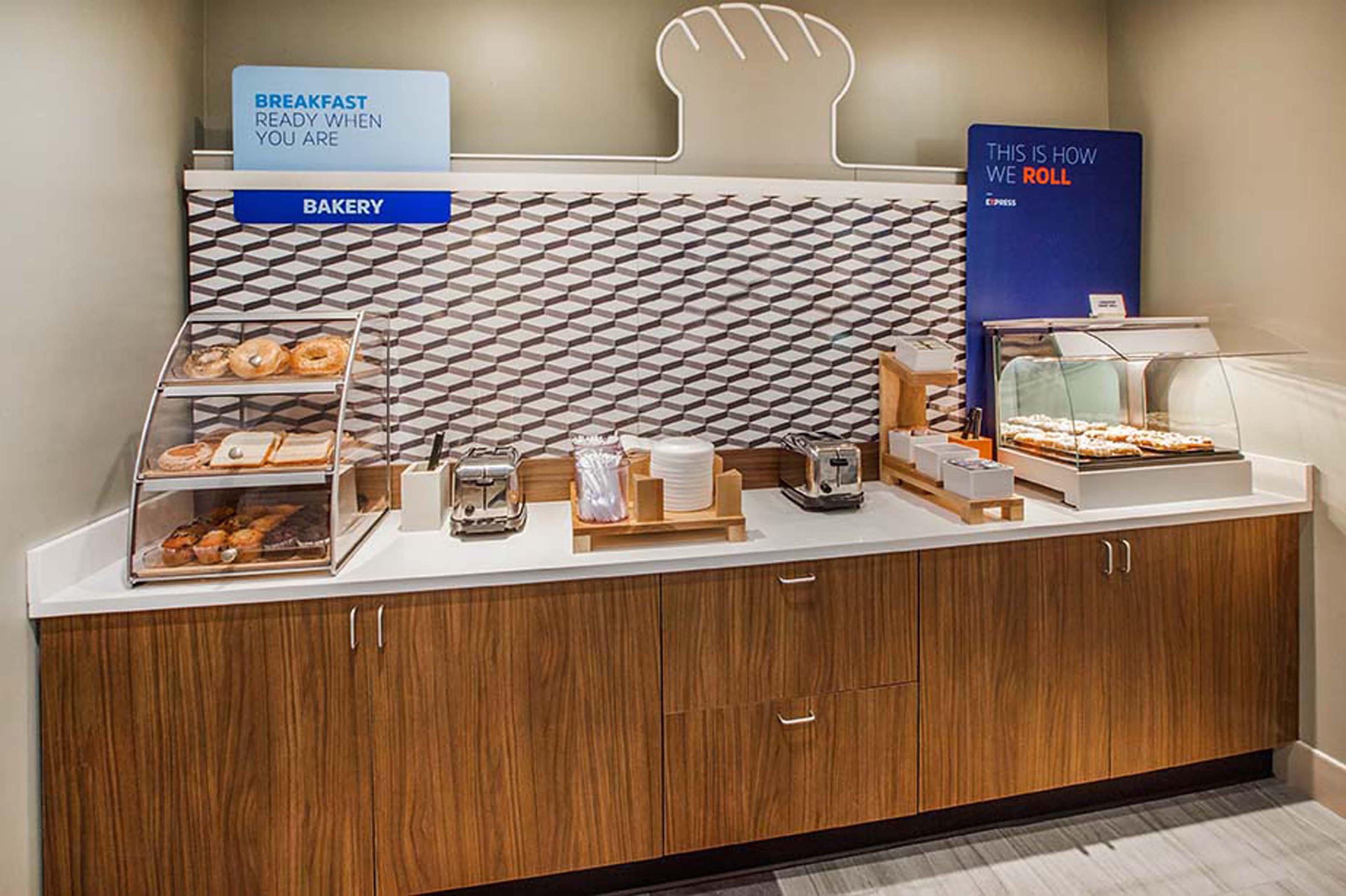 Holiday Inn Express & Suites - Marshalltown By Ihg Εξωτερικό φωτογραφία
