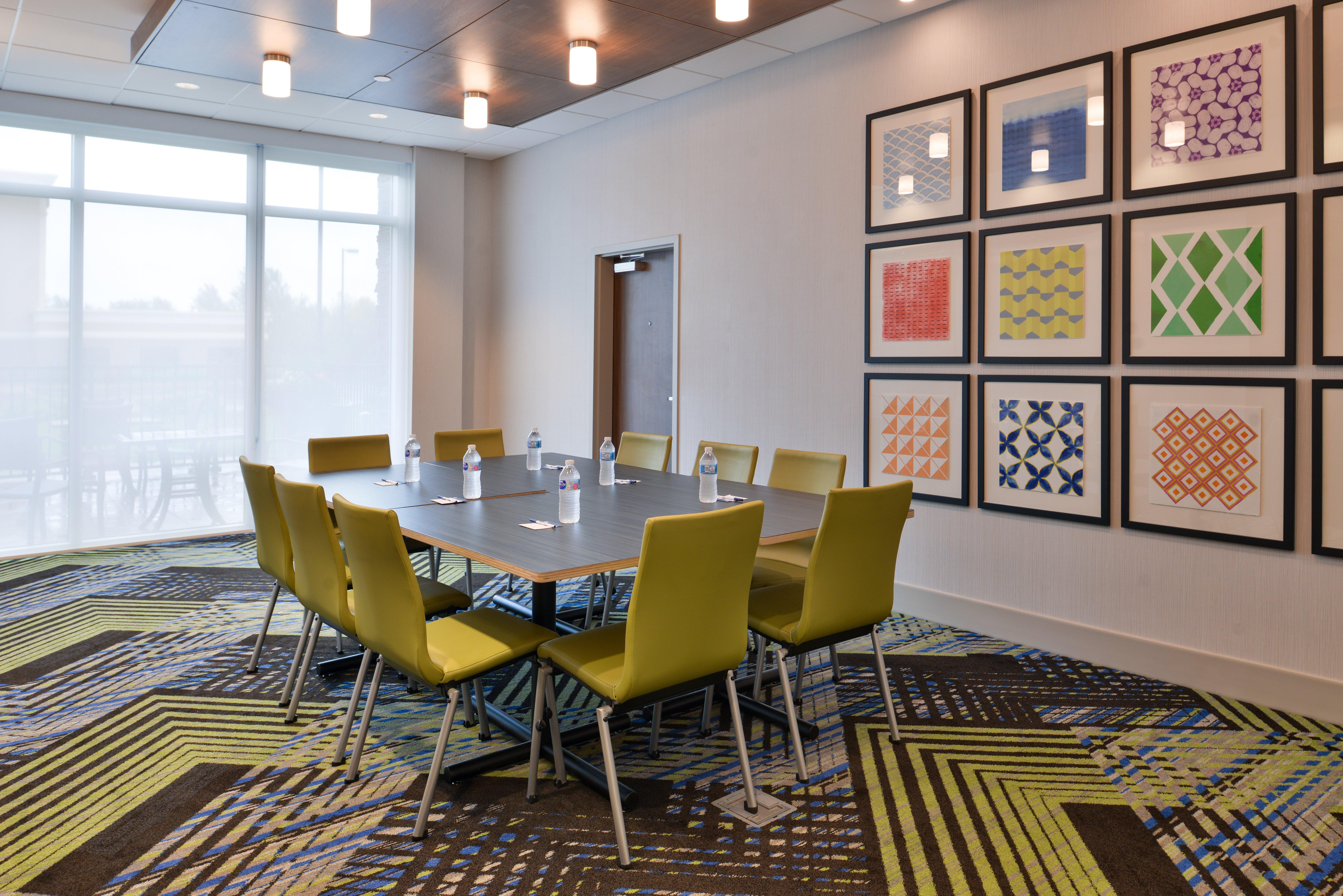 Holiday Inn Express & Suites - Marshalltown By Ihg Εξωτερικό φωτογραφία