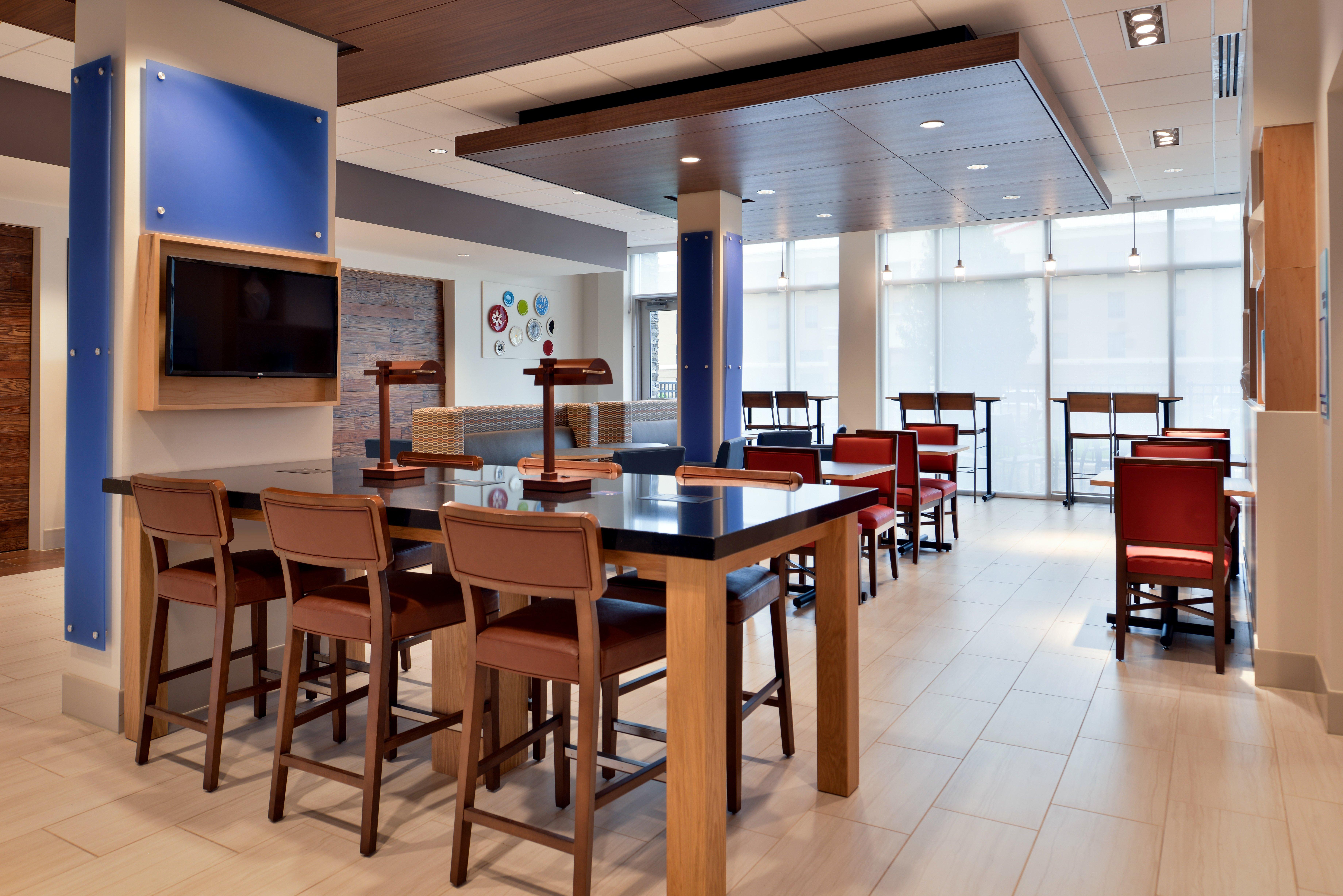 Holiday Inn Express & Suites - Marshalltown By Ihg Εξωτερικό φωτογραφία