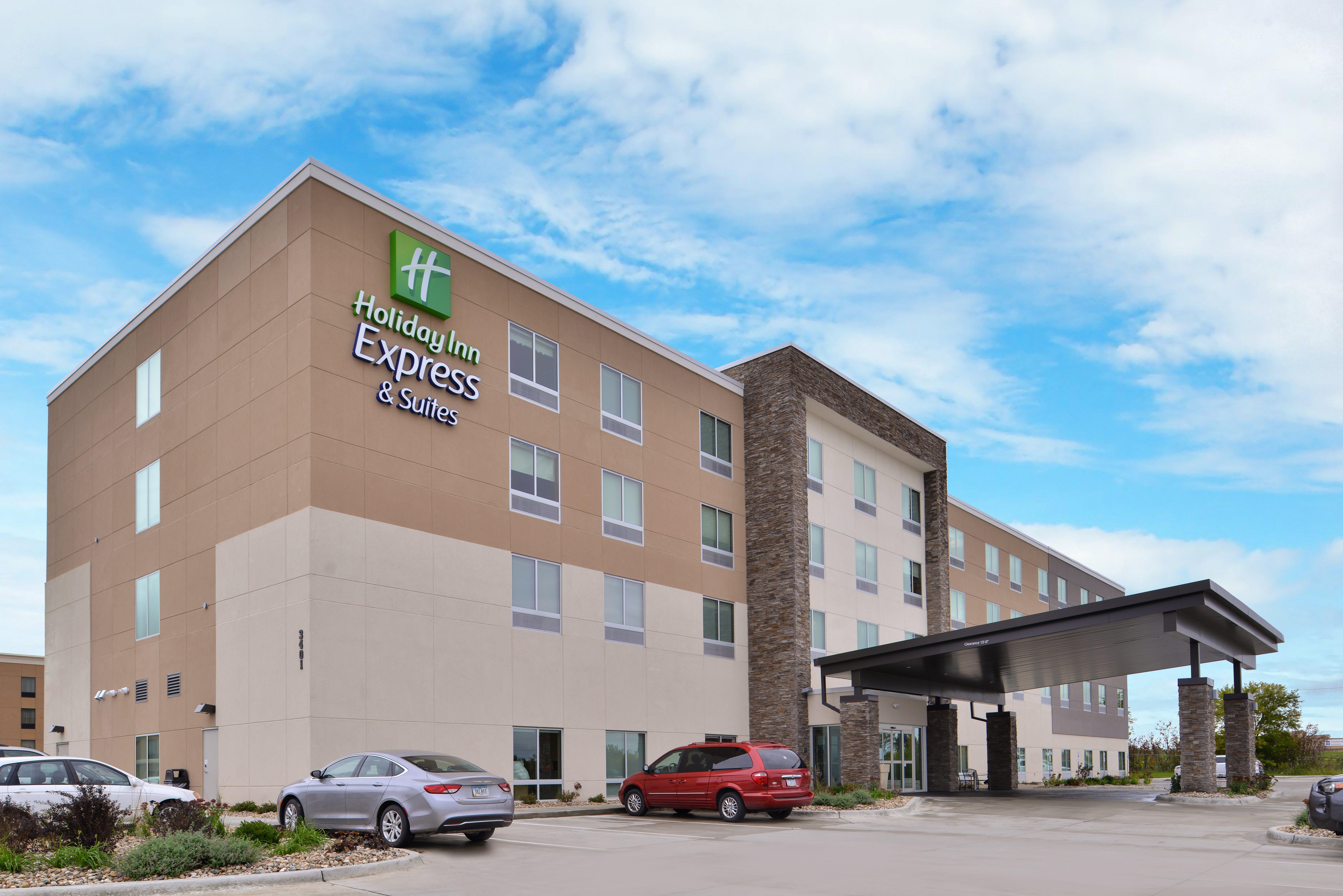 Holiday Inn Express & Suites - Marshalltown By Ihg Εξωτερικό φωτογραφία
