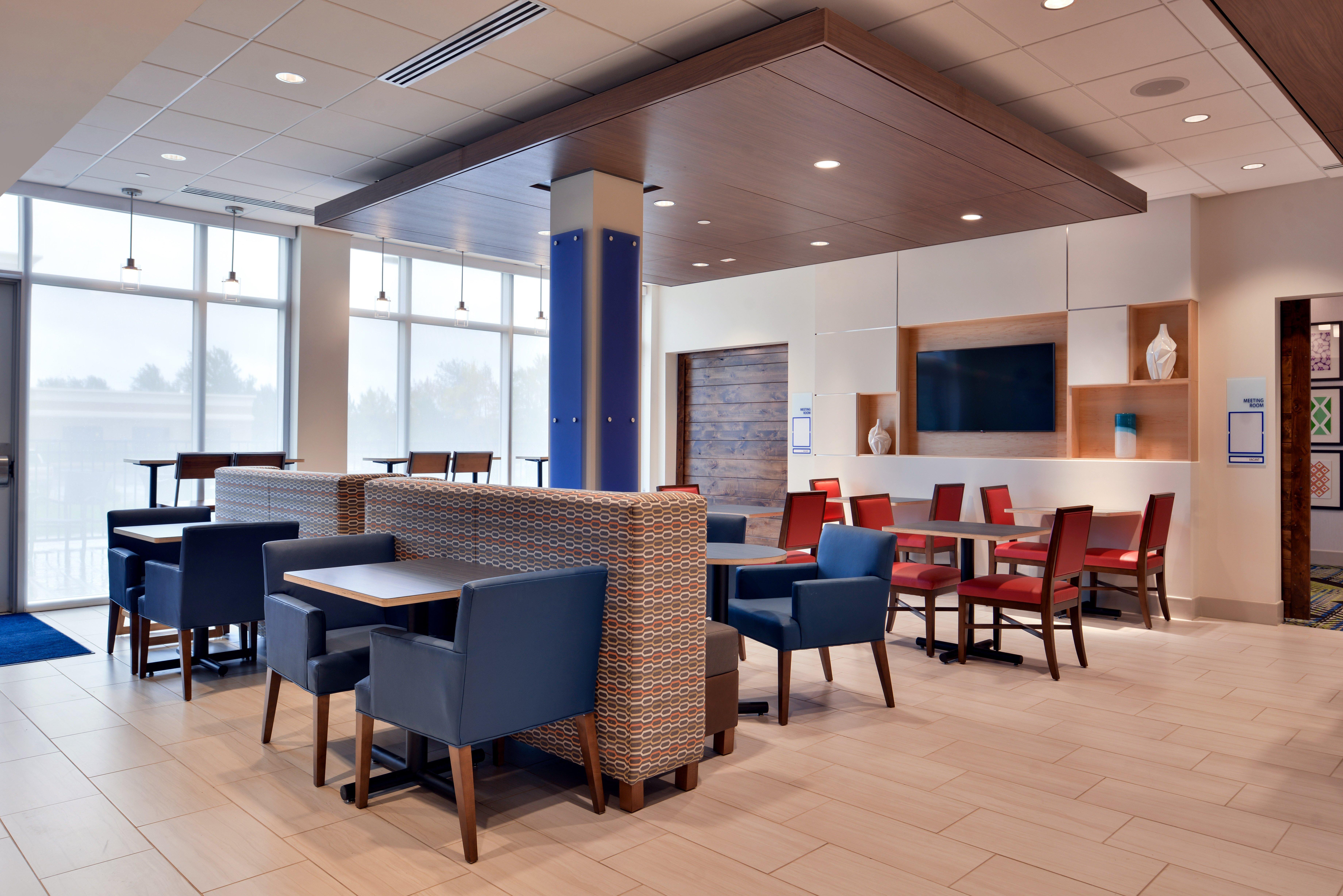 Holiday Inn Express & Suites - Marshalltown By Ihg Εξωτερικό φωτογραφία