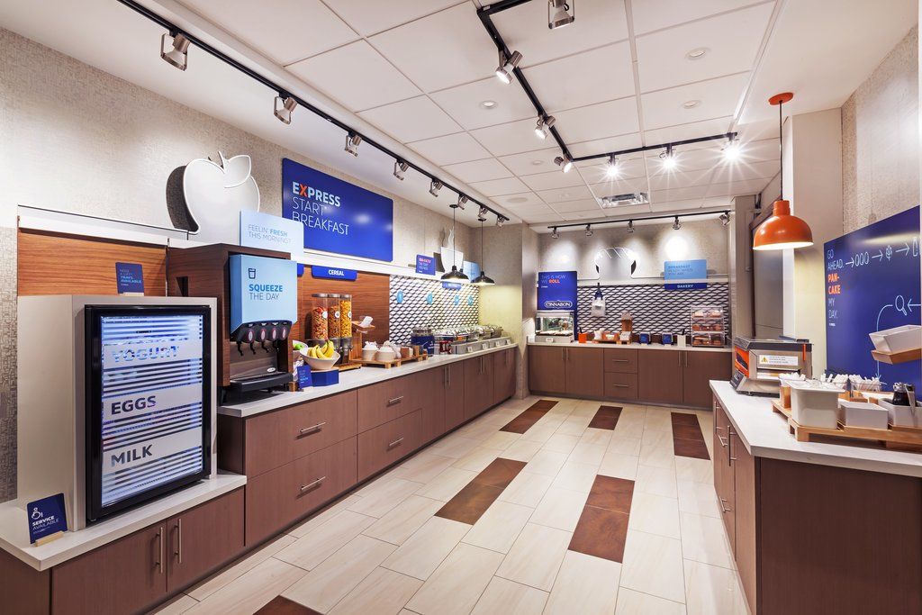 Holiday Inn Express & Suites - Marshalltown By Ihg Εξωτερικό φωτογραφία