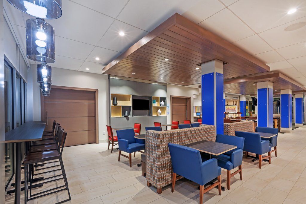 Holiday Inn Express & Suites - Marshalltown By Ihg Εξωτερικό φωτογραφία