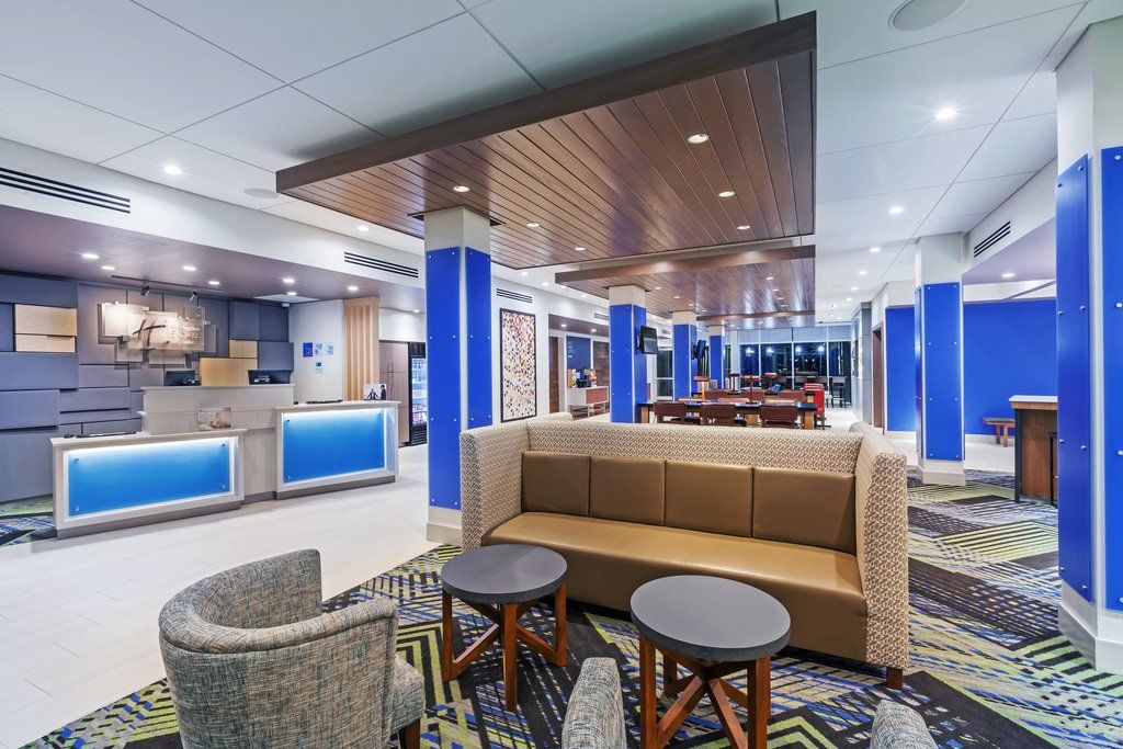 Holiday Inn Express & Suites - Marshalltown By Ihg Εξωτερικό φωτογραφία